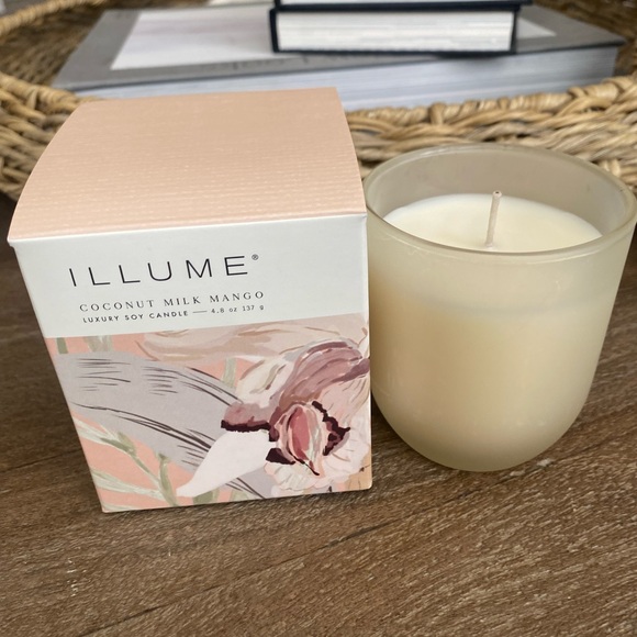 ILLUME Coconut Milk Mango Baby Boxed Glass Candle 4.8 0z - Picture 4 of 7